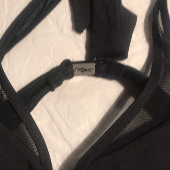 NWT Kenneth Cole Halter Underwire Bra Swim Bikini Top Small Black - Picture 7 of 11